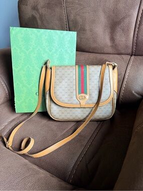 Gucci Sherry Line Vintages Beige GG Canvas Crossbody with Red & Green Web Stripe